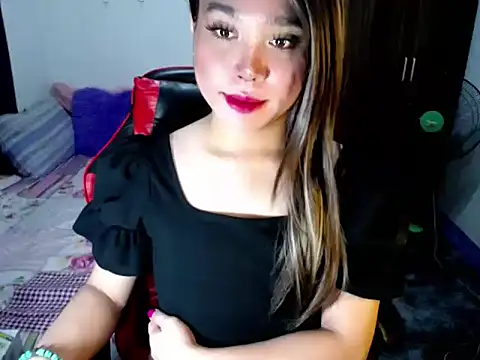 Snapshot of Urassiansweetcummer chatting on October 8, 2025, 2:18 pm Urassiansweetcummer online show from October 8, 2025, 2:18 pm