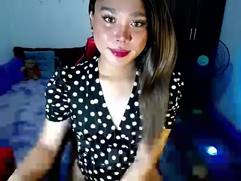 Urassiansweetcummer online show from March 27, 2026, 10:27 am