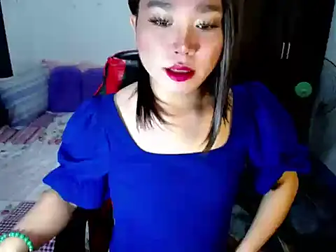 Snapshot of Urassiansweetcummer chatting on September 24, 2025, 2:07 am Urassiansweetcummer online show from September 24, 2025, 2:07 am