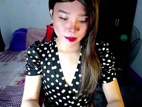 Snapshot of Urassiansweetcummer chatting on October 19, 2025, 4:04 am Urassiansweetcummer online show from October 19, 2025, 4:04 am