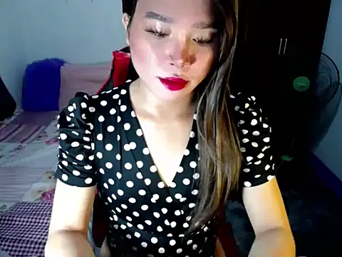 Snapshot of Urassiansweetcummer chatting on October 22, 2025, 1:49 am Urassiansweetcummer online show from October 22, 2025, 1:49 am