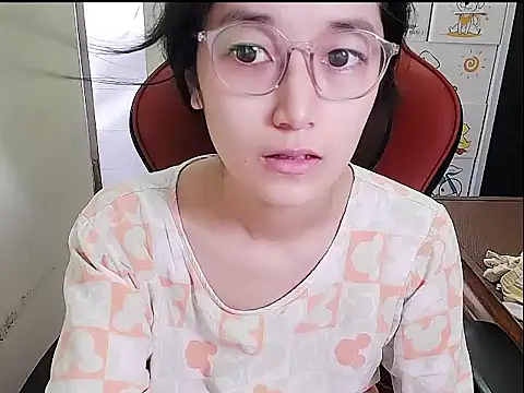 Shulee21 online show from September 24, 2025, 1:02 am