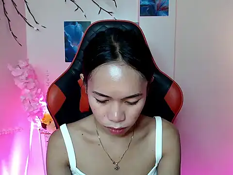 Snapshot of Shindoll chatting on November 4, 2025, 12:42 pm Shindoll online show from November 4, 2025, 12:42 pm