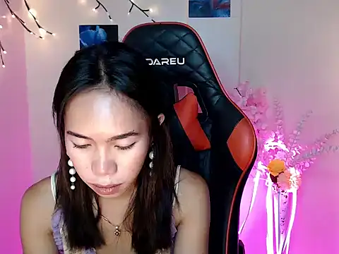 Shindoll online show from November 1, 2025, 3:13 am