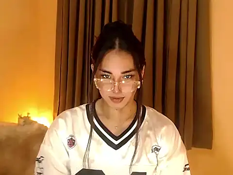 Snapshot of magnificent_kitana chatting on September 20, 2025, 8:19 am magnificent kitana online show from September 20, 2025, 8:19 am