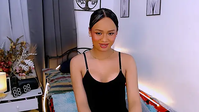 Zialustts online show from October 18, 2025, 7:05 pm