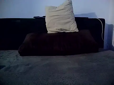 Snapshot of DaDDyLoVeSu83 chatting on October 11, 2025, 8:32 pm DaDDyLoVeSu83 online show from October 11, 2025, 8:32 pm