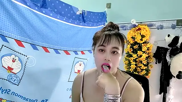 emgaixinhngoan online show from September 29, 2025, 3:57 am