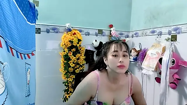 emgaixinhngoan online show from September 28, 2025, 3:52 pm