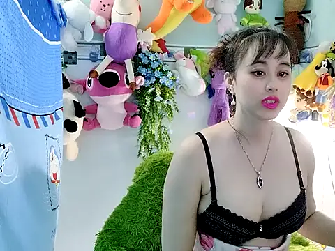 emgaixinhngoan online show from October 14, 2025, 12:50 pm