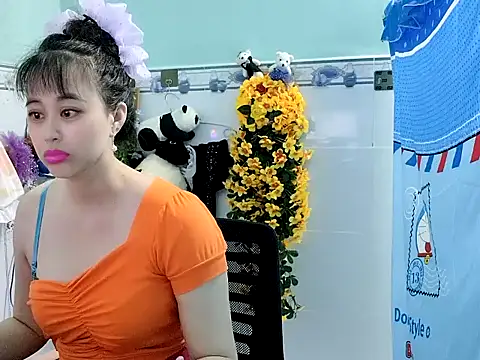 emgaixinhngoan online show from September 21, 2025, 11:43 pm