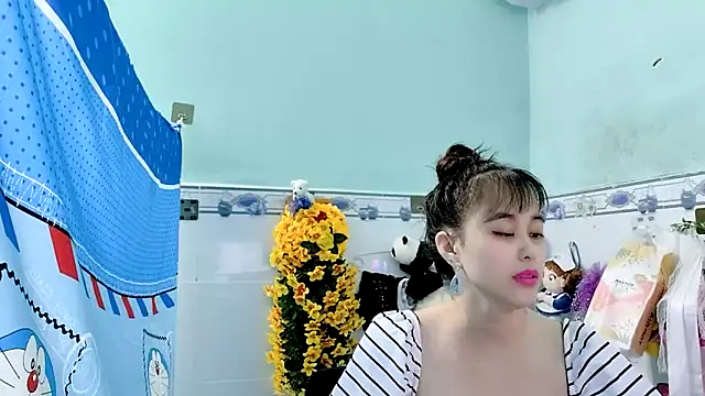 emgaixinhngoan online show from September 30, 2025, 3:40 pm