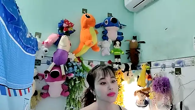 emgaixinhngoan online show from October 31, 2025, 3:25 am