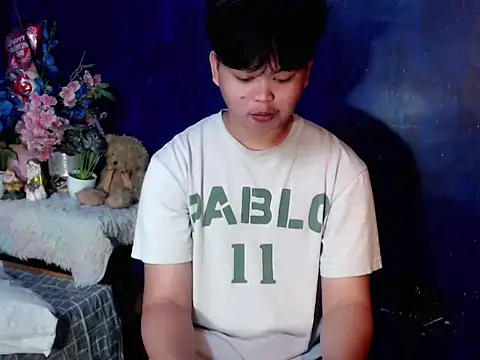 Reynelcock online show from February 10, 2026, 5:45 pm