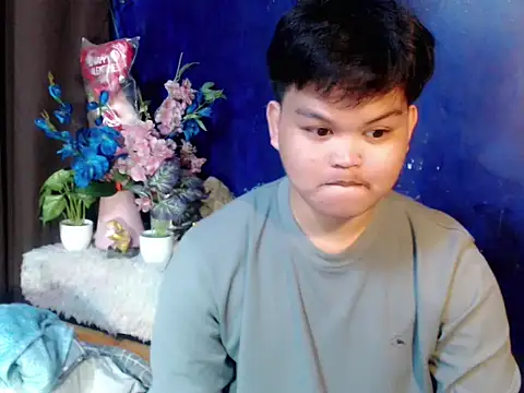 Reynelcock online show from April 17, 2026, 3:26 pm