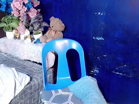 Reynelcock online show from April 9, 2026, 6:19 am