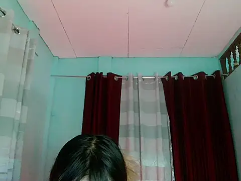 lover girl143 online show from March 23, 2026, 10:48 am