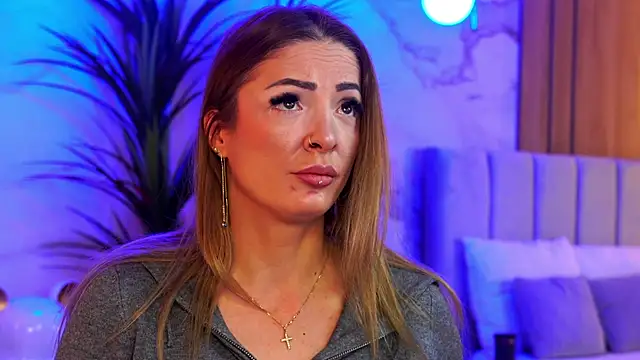 Izabellle02 online show from December 23, 2025, 6:34 am