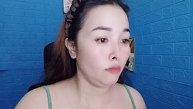 benahotsex69 online show from September 18, 2025, 11:57 am
