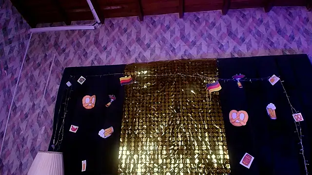 wensheng  online show from September 17, 2025, 7:05 pm