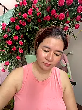 Snapshot of Bollozzy_89 chatting on October 17, 2025, 5:22 am Bollozzy 89 online show from October 17, 2025, 5:22 am