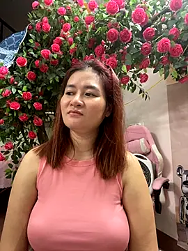 Snapshot of Bollozzy_89 chatting on October 4, 2025, 5:03 pm Bollozzy 89 online show from October 4, 2025, 5:03 pm