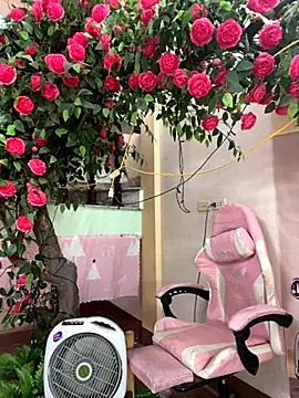 Snapshot of Bollozzy_89 chatting on October 1, 2025, 5:45 am Bollozzy 89 online show from October 1, 2025, 5:45 am