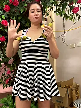 Snapshot of Bollozzy_89 chatting on September 30, 2025, 4:29 am Bollozzy 89 online show from September 30, 2025, 4:29 am