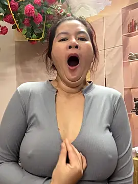 Snapshot of Bollozzy_89 chatting on October 25, 2025, 5:46 pm Bollozzy 89 online show from October 25, 2025, 5:46 pm