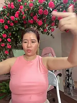 Snapshot of Bollozzy_89 chatting on October 4, 2025, 4:58 am Bollozzy 89 online show from October 4, 2025, 4:58 am