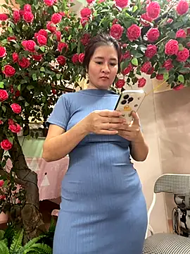 Snapshot of Bollozzy_89 chatting on October 22, 2025, 4:34 am Bollozzy 89 online show from October 22, 2025, 4:34 am