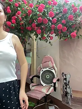 Snapshot of Bollozzy_89 chatting on October 7, 2025, 4:13 am Bollozzy 89 online show from October 7, 2025, 4:13 am