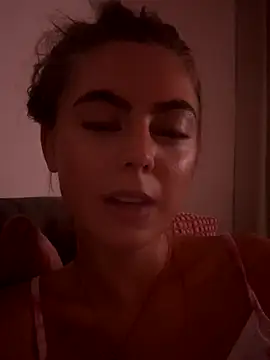 YoungLeo2006 online show from October 3, 2025, 6:42 pm