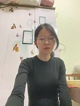 Snapshot of meomeo2k6 chatting on October 25, 2025, 1:45 pm meomeo2k6 online show from October 25, 2025, 1:45 pm