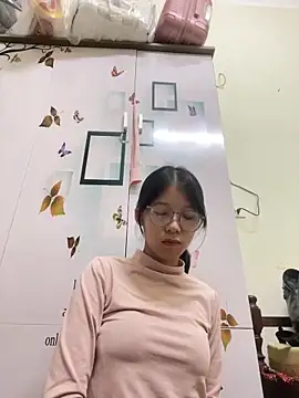 meomeo2k6 online show from November 13, 2025, 6:39 am