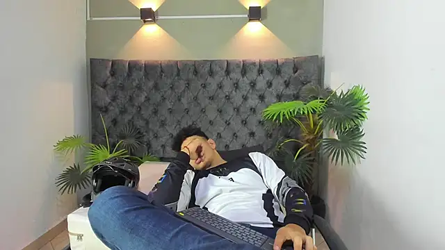 ALAN REDINGER online show from October 4, 2025, 1:01 pm