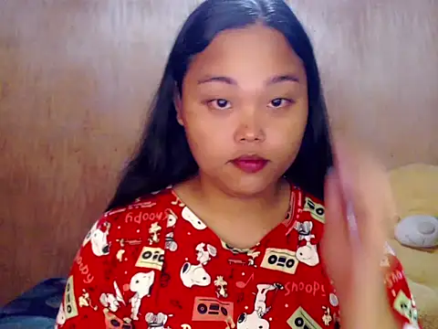  Lylia online show from October 3, 2025, 11:28 pm