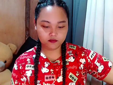  Lylia online show from December 2, 2025, 7:59 pm