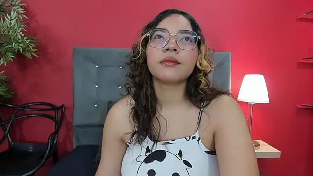 AliceCamxxx online show from September 17, 2025, 2:19 pm