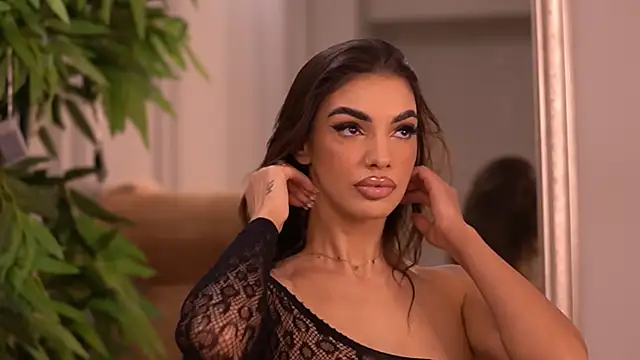 KendalJolly online show from October 26, 2025, 5:30 am