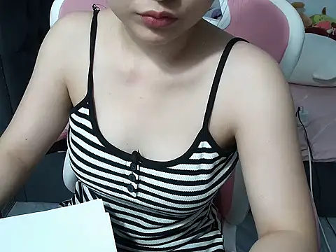 Snapshot of Ori-Yannie chatting on October 11, 2025, 7:53 am Ori-Yannie online show from October 11, 2025, 7:53 am