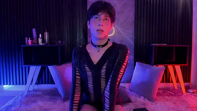 luixdust  online show from September 16, 2025, 4:46 am