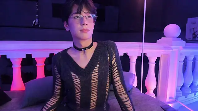 luixdust  online show from September 20, 2025, 5:01 am