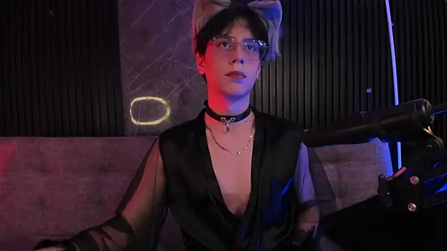 luixdust  online show from October 30, 2025, 7:28 am