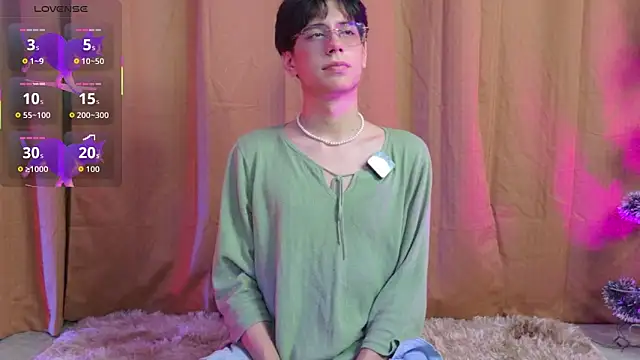 luixdust  online show from December 15, 2025, 6:19 am