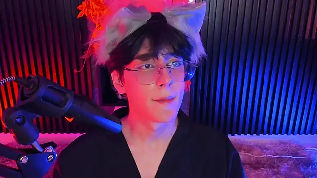 luixdust  online show from October 4, 2025, 5:42 am