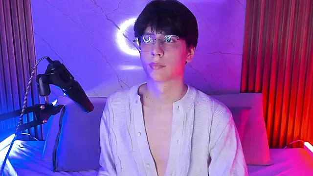 luixdust  online show from September 26, 2025, 6:20 am