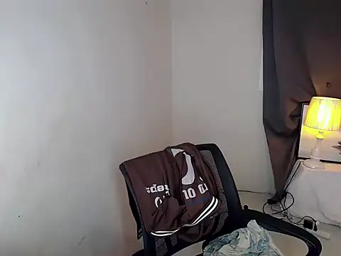 Snapshot of Filipina_milker chatting on October 19, 2025, 2:42 pm Filipina milker online show from October 19, 2025, 2:42 pm