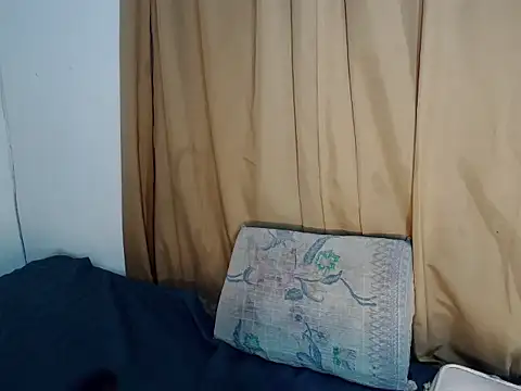 Snapshot of Filipina_milker chatting on October 3, 2025, 2:40 pm Filipina milker online show from October 3, 2025, 2:40 pm