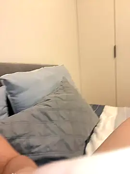 Snapshot of AdelinaEmber chatting on October 18, 2025, 2:30 pm AdelinaEmber online show from October 18, 2025, 2:30 pm